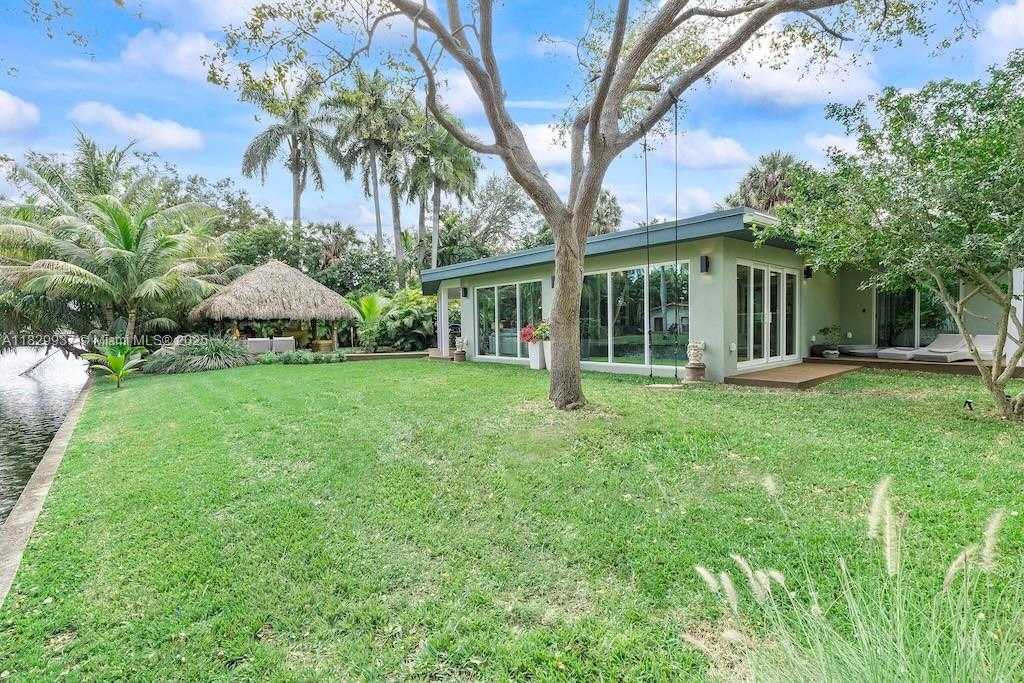 Small Image of 11377 WEST BISCAYNE CANAL RD, Miami Number 34