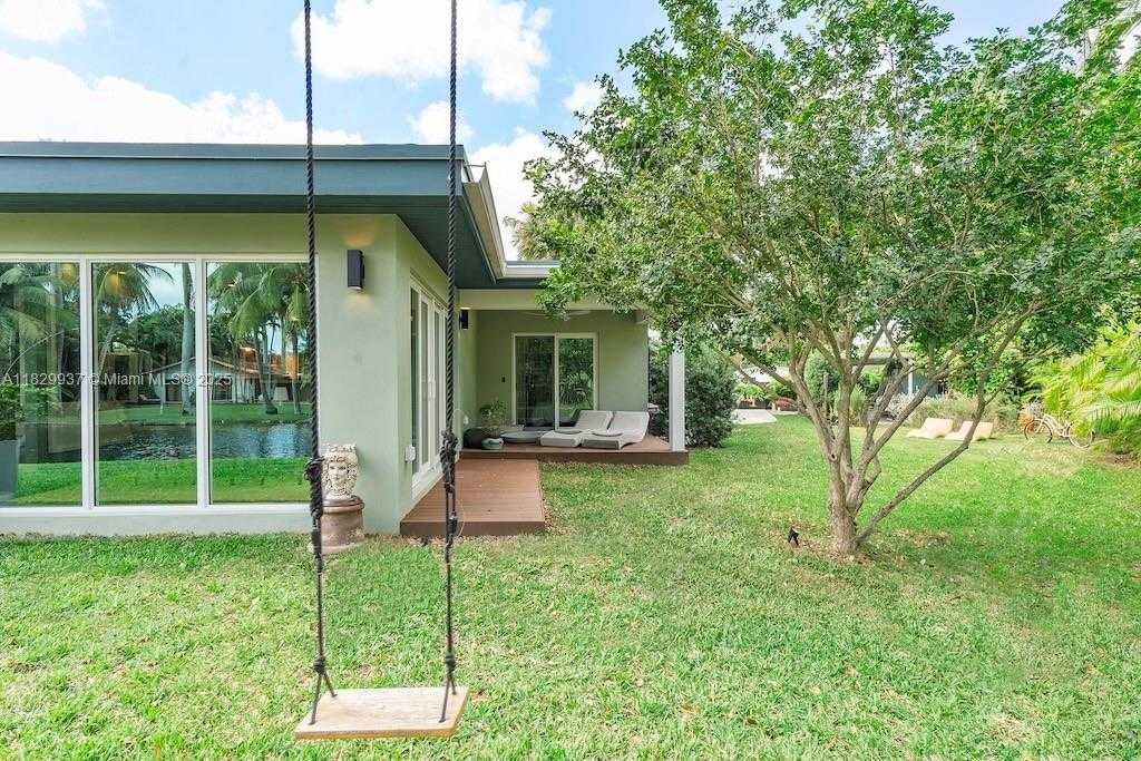 Small Image of 11377 WEST BISCAYNE CANAL RD, Miami Number 37