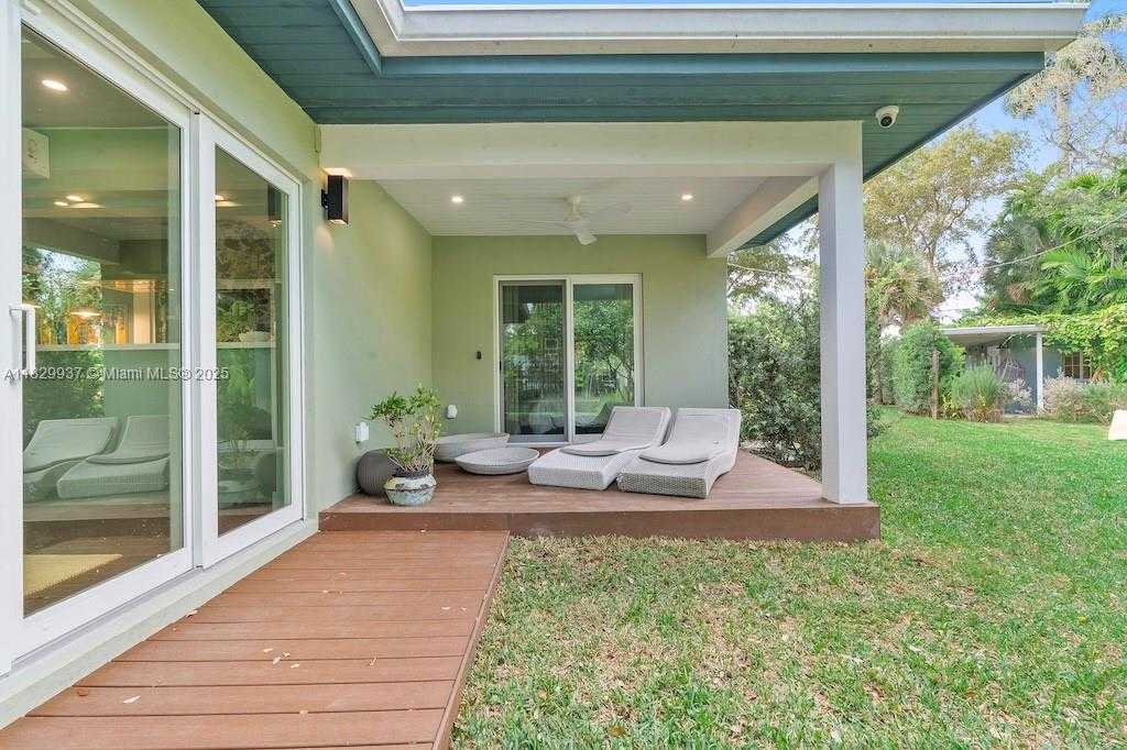Small Image of 11377 WEST BISCAYNE CANAL RD, Miami Number 38