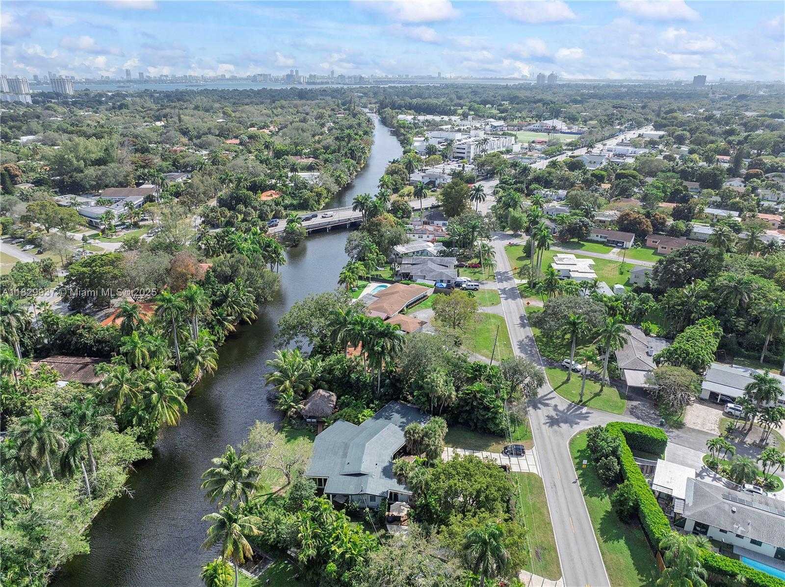 Small Image of 11377 WEST BISCAYNE CANAL RD, Miami Number 4