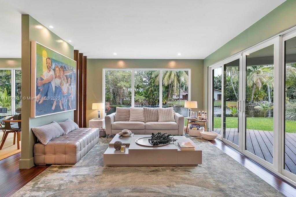 Small Image of 11377 WEST BISCAYNE CANAL RD, Miami Number 6