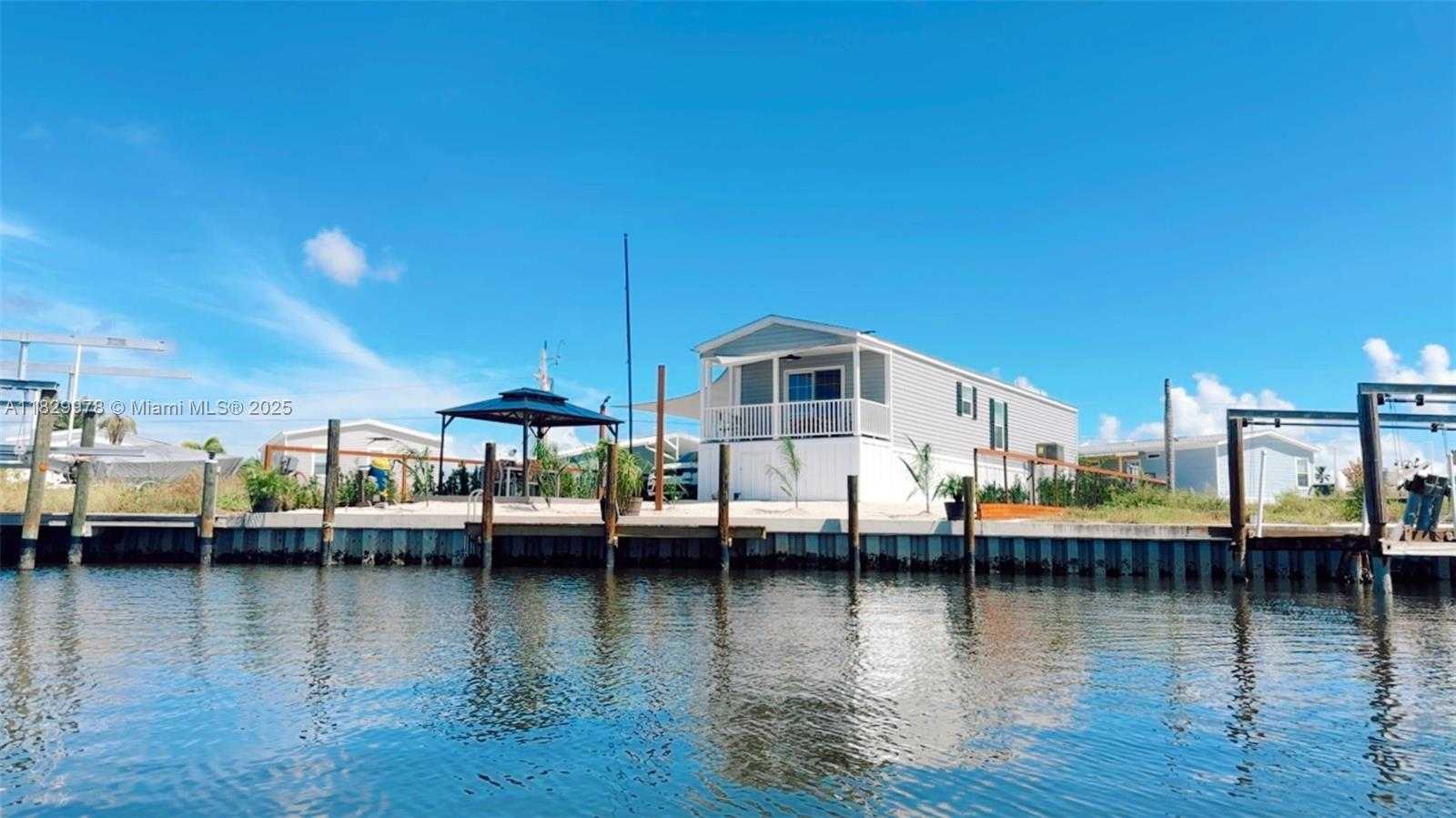 Small Image of 3673 DEWBERRY, Other City - In The State Of Florida Number 2