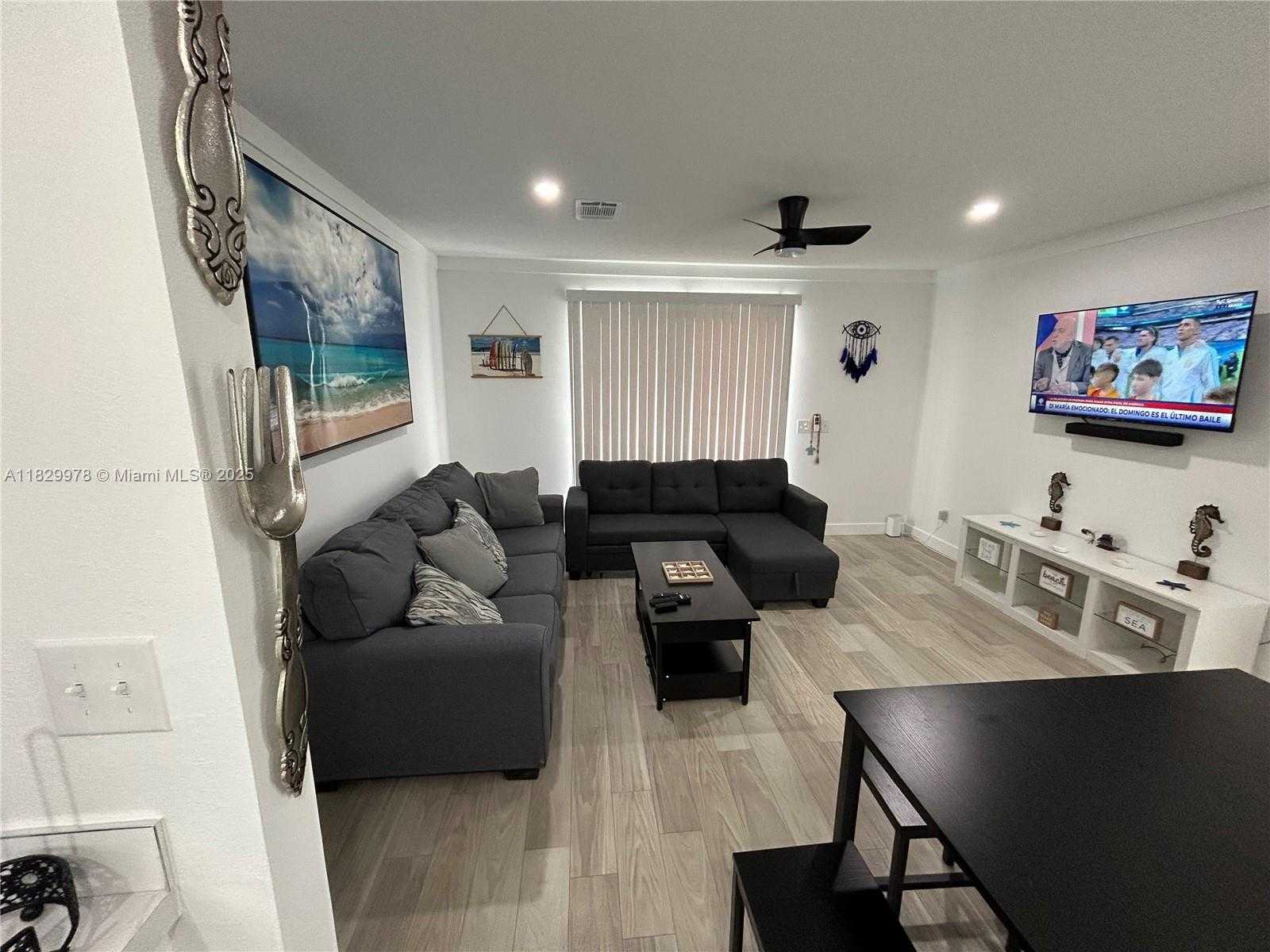 Small Image of 3673 DEWBERRY, Other City - In The State Of Florida Number 28