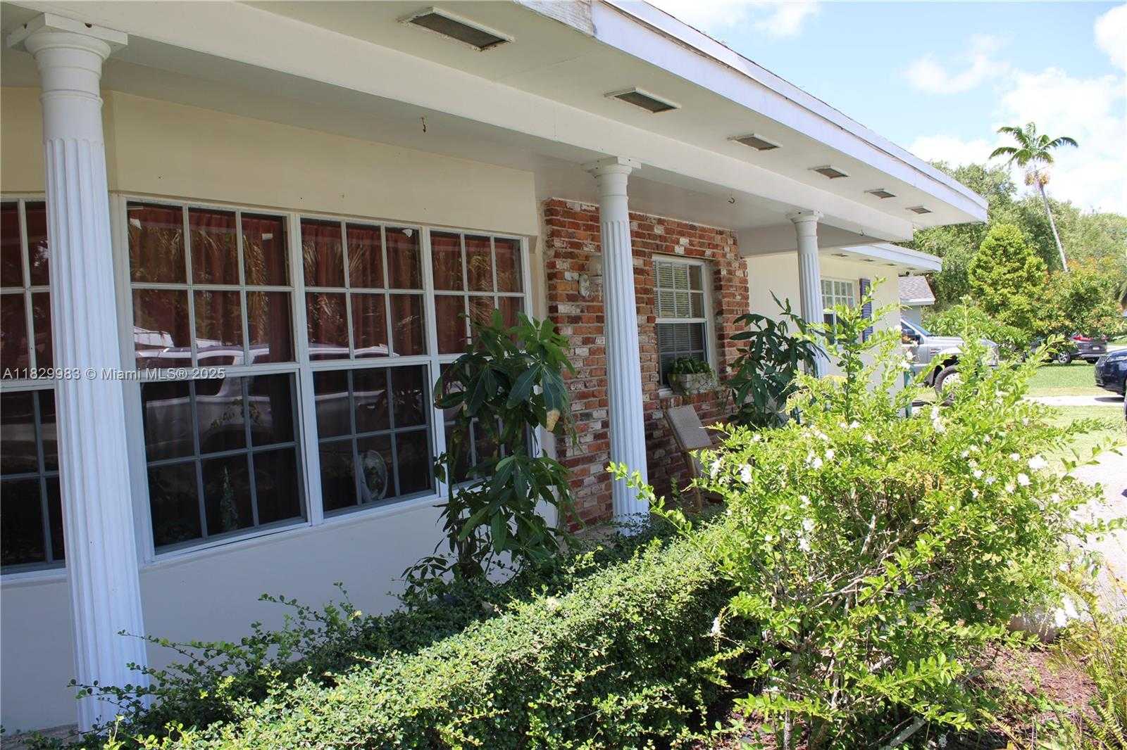 Small Image of 8200 SOUTH WEST 164TH ST, Palmetto Bay Number 11