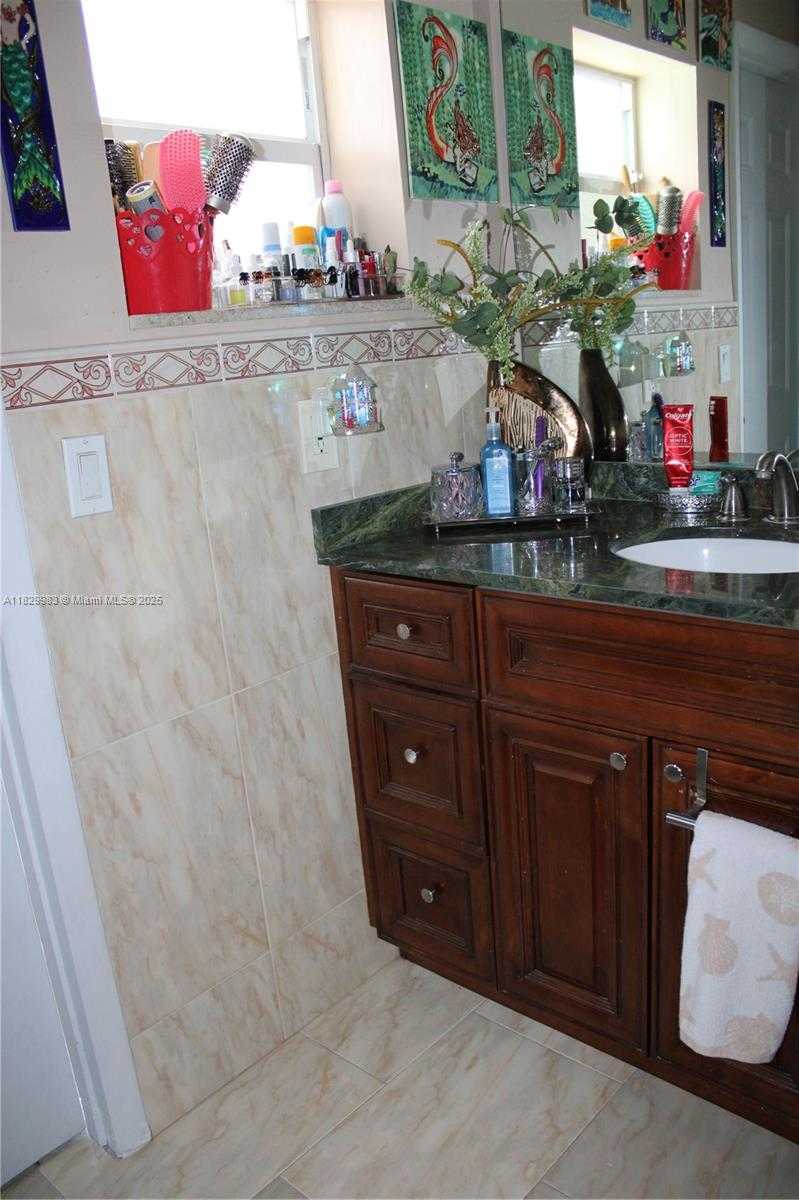 Small Image of 8200 SOUTH WEST 164TH ST, Palmetto Bay Number 14