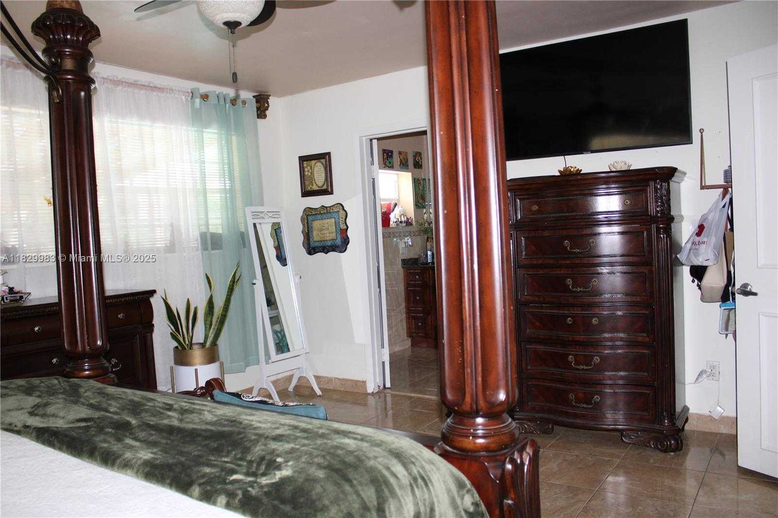 Small Image of 8200 SOUTH WEST 164TH ST, Palmetto Bay Number 15