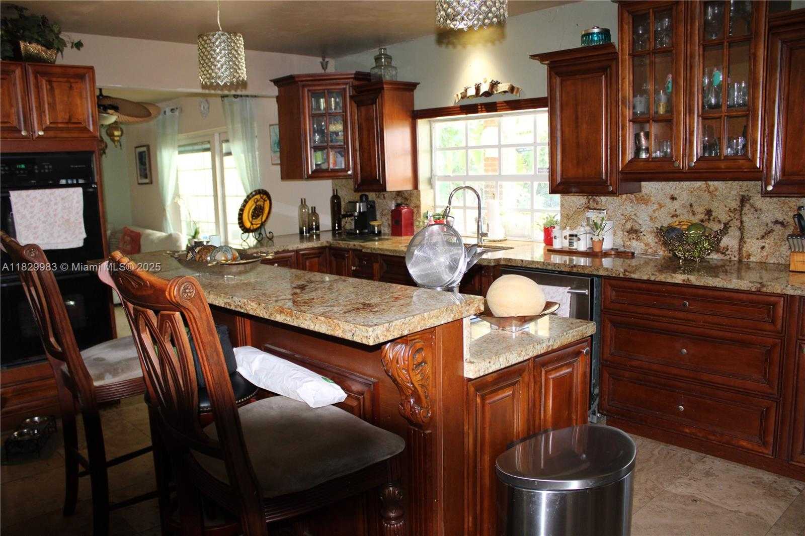 Small Image of 8200 SOUTH WEST 164TH ST, Palmetto Bay Number 3