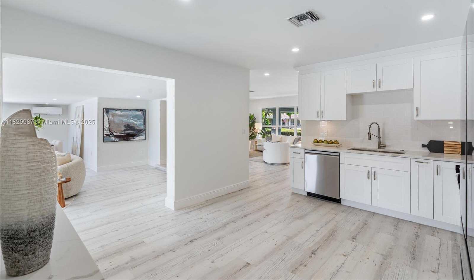 Small Image of 321 SOUTH EAST 4TH ST, Pompano Beach Number 12