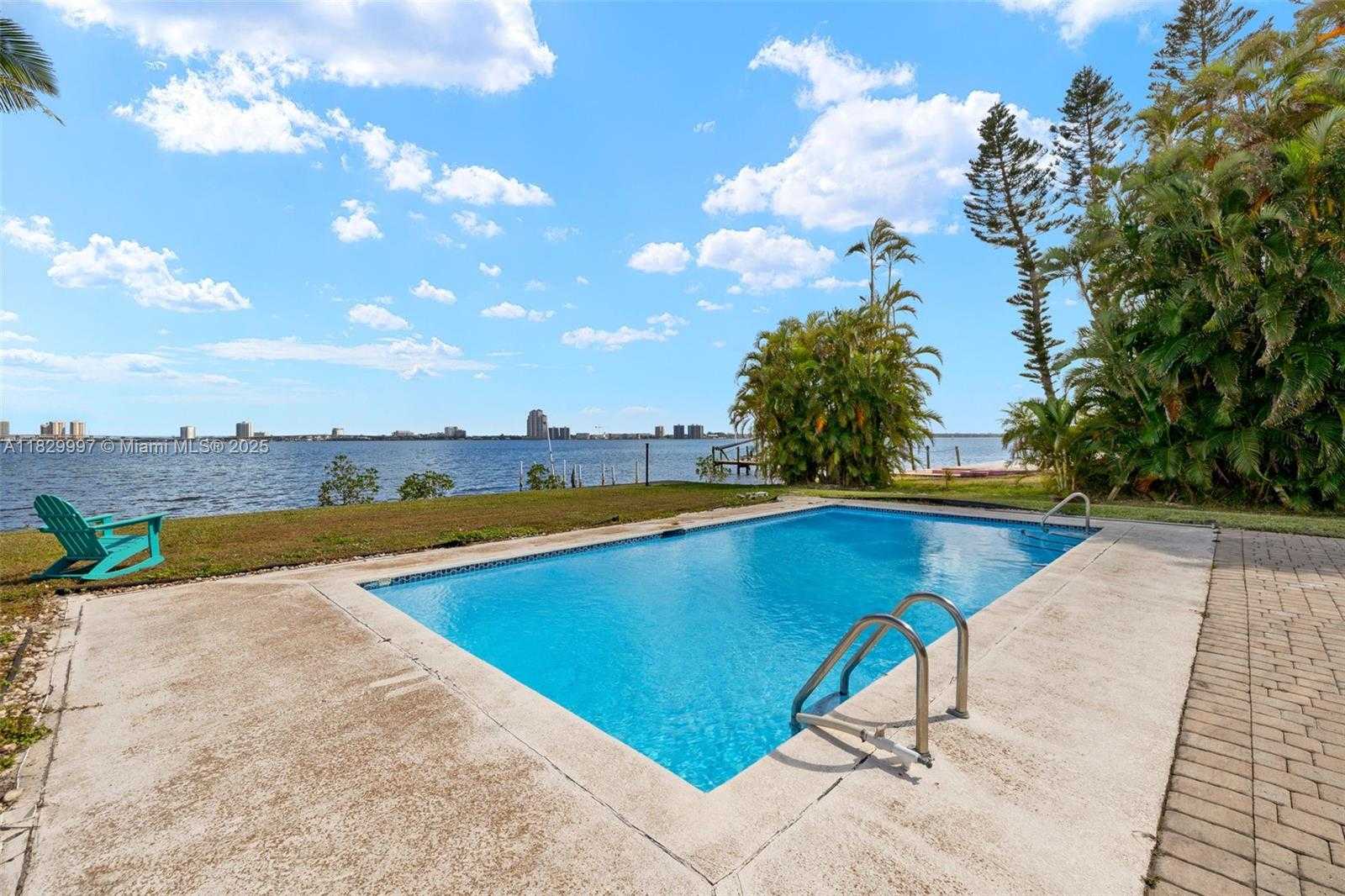 Small Image of 746 OVERIVER DRIVE, Fort Myers Number 22