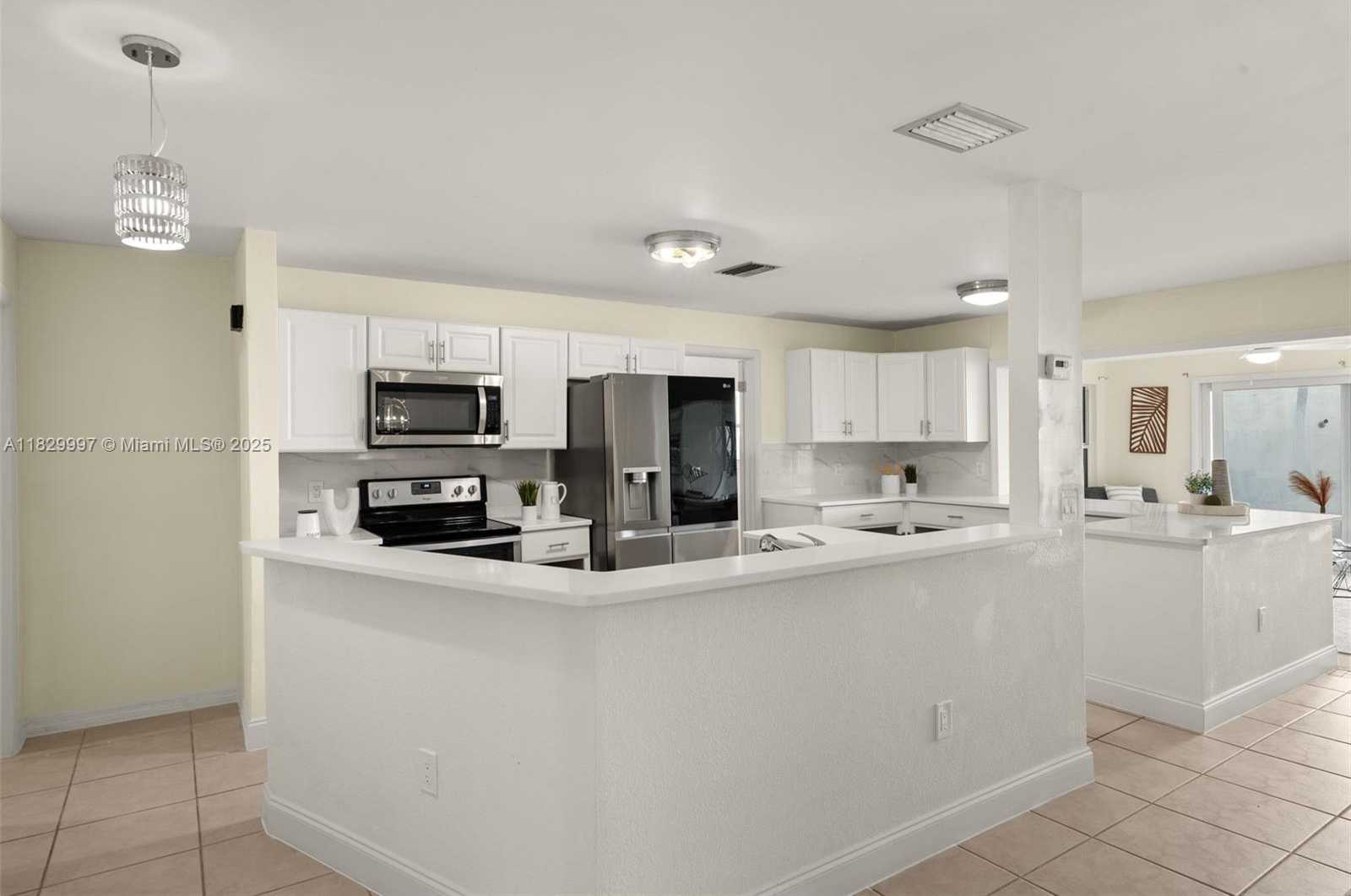 Small Image of 746 OVERIVER DRIVE, Fort Myers Number 4