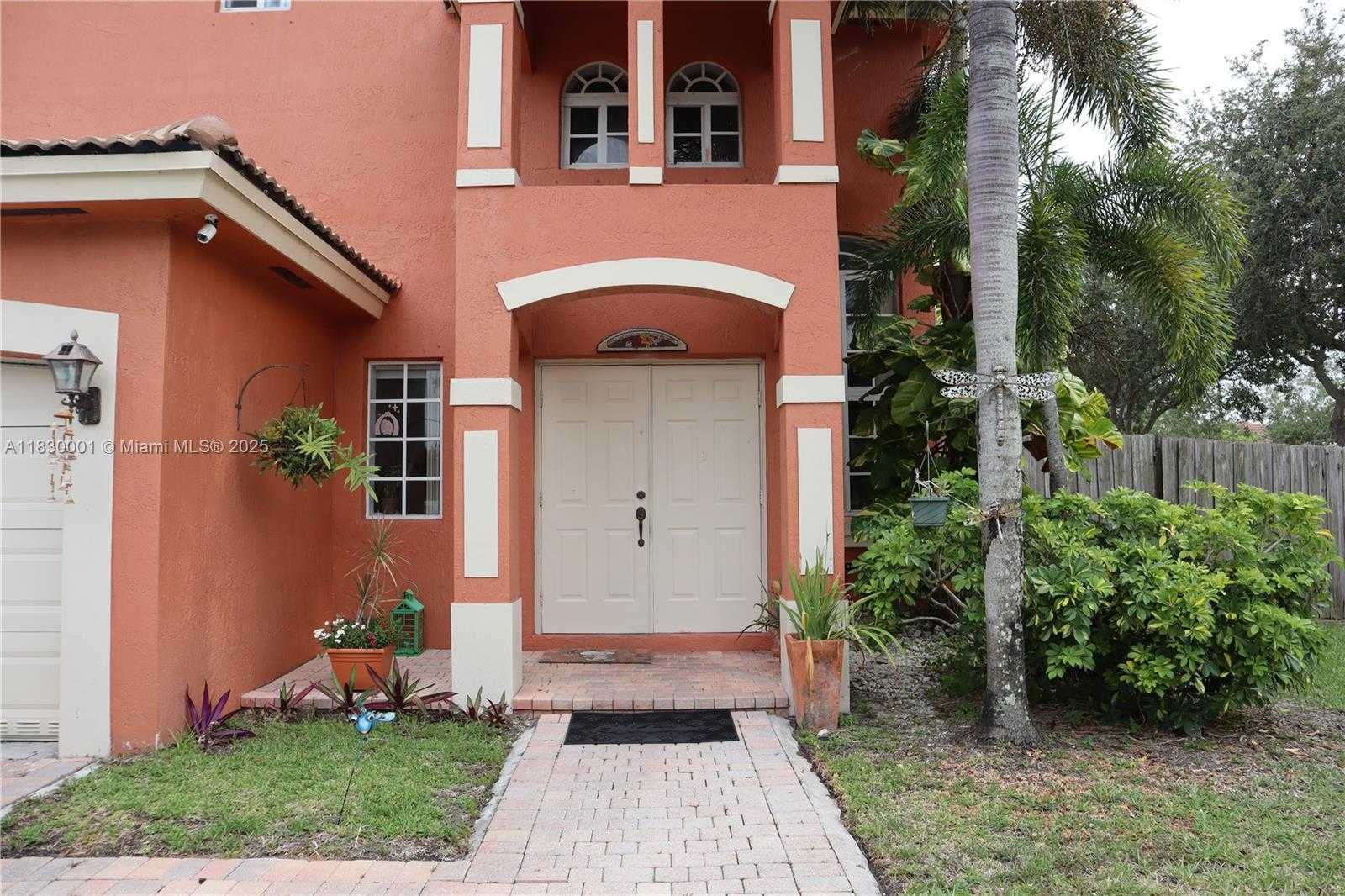Small Image of 1510 SOUTH EAST 22ND LN, Homestead Number 3
