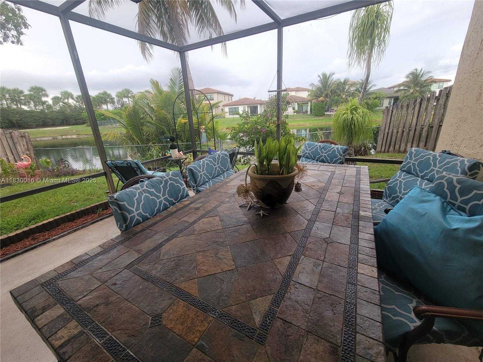 Small Image of 810 SOUTH WEST 113TH TER, Pembroke Pines Number 15