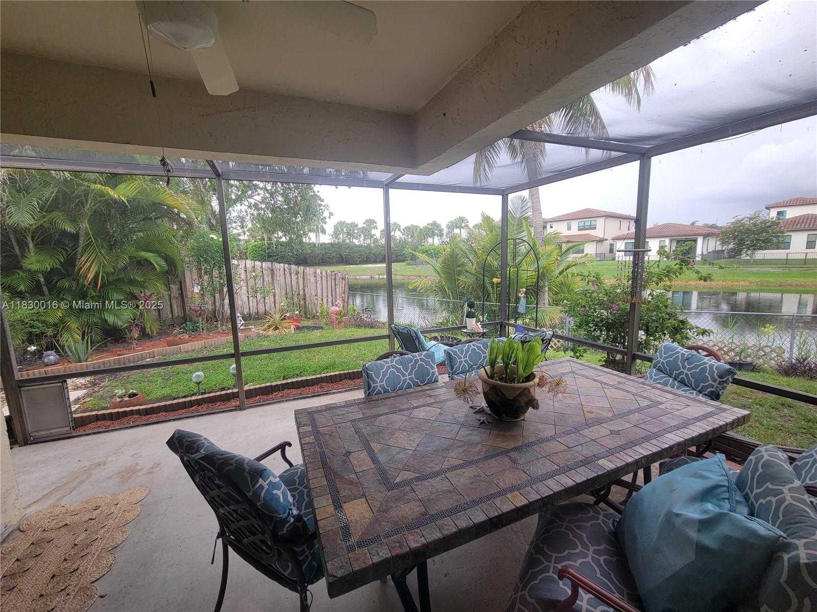 Small Image of 810 SOUTH WEST 113TH TER, Pembroke Pines Number 37