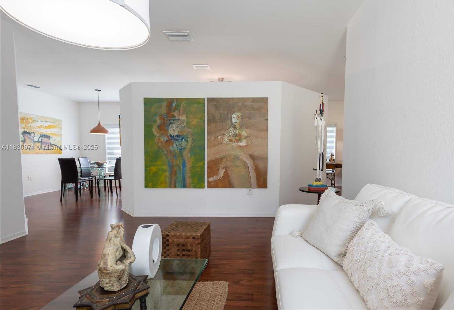 Small Image of 4123 SAPPHIRE BND, Weston Number 27