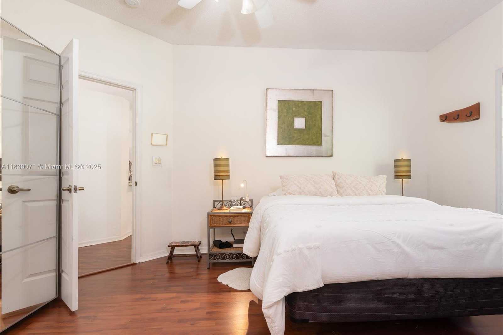 Small Image of 4123 SAPPHIRE BND, Weston Number 46