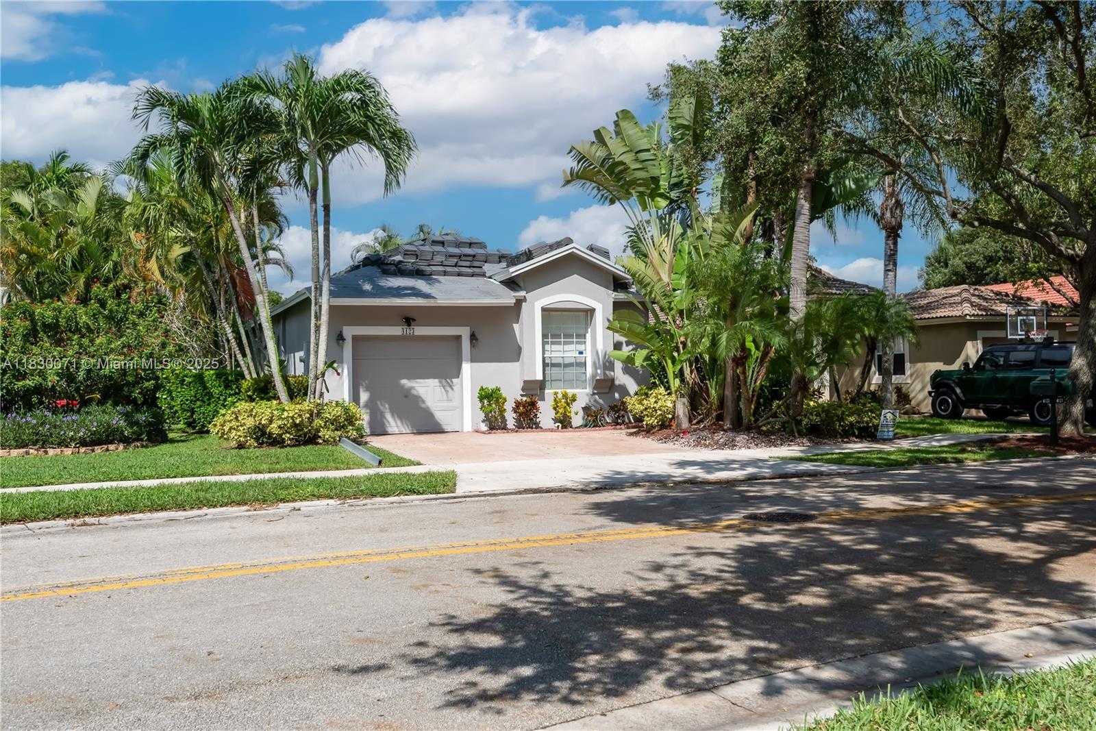 Small Image of 4123 SAPPHIRE BND, Weston Number 5