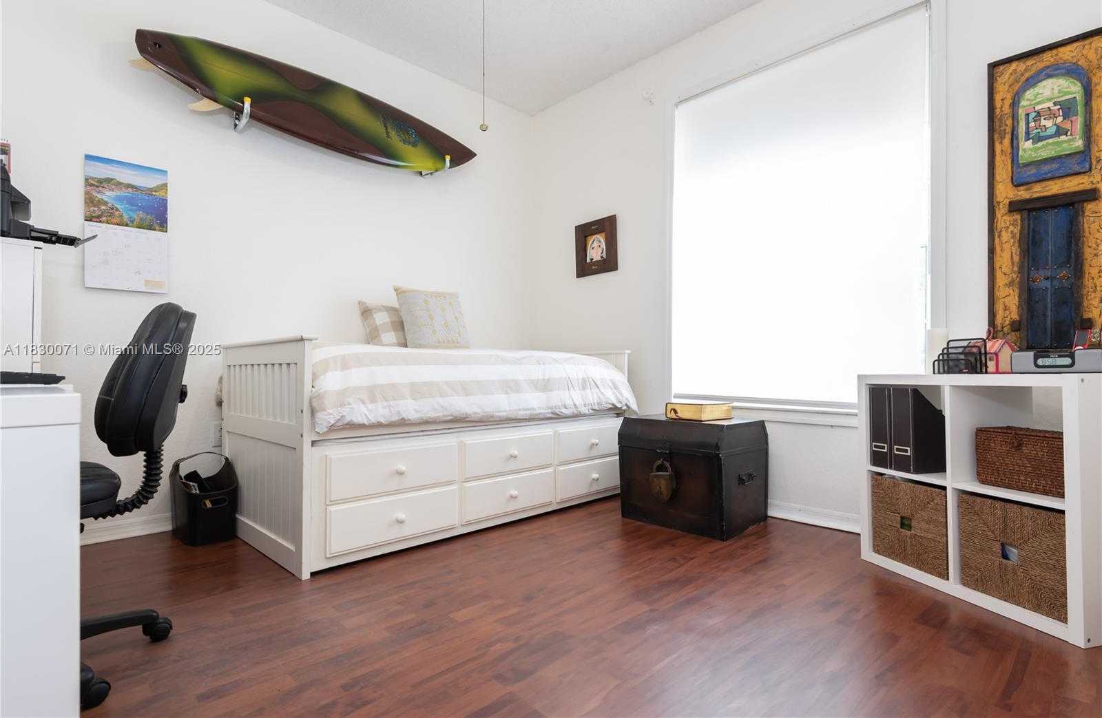 Small Image of 4123 SAPPHIRE BND, Weston Number 55