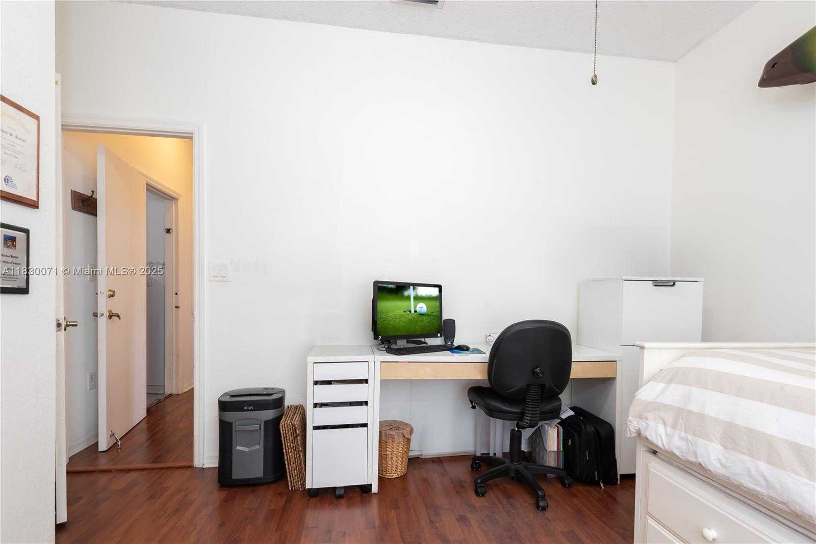 Small Image of 4123 SAPPHIRE BND, Weston Number 57