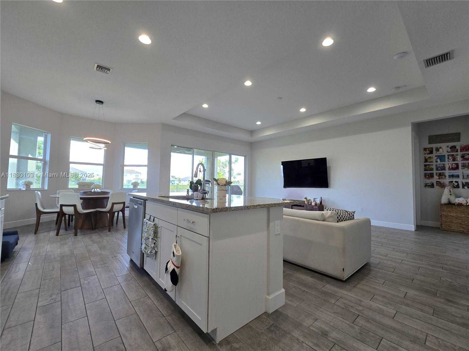 Small Image of 16190 MELOGOLD DR, Loxahatchee Number 13