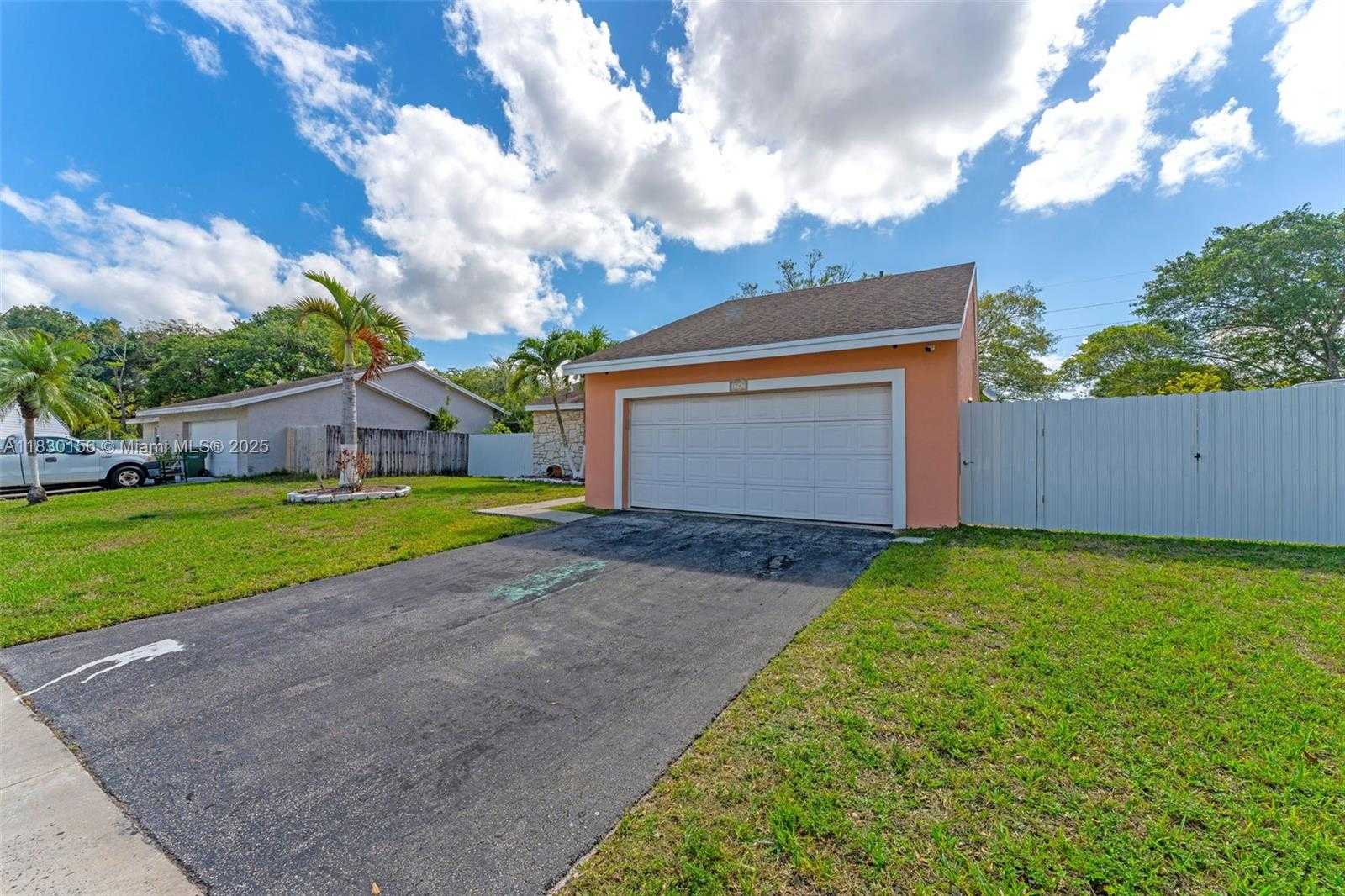 Small Image of 1747 NORTH GOLDENEYE LN, Homestead Number 2