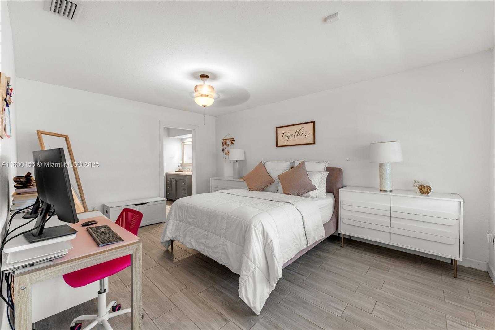 Small Image of 1747 NORTH GOLDENEYE LN, Homestead Number 26