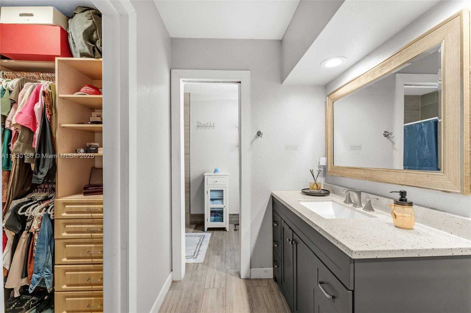 Small Image of 1747 NORTH GOLDENEYE LN, Homestead Number 28