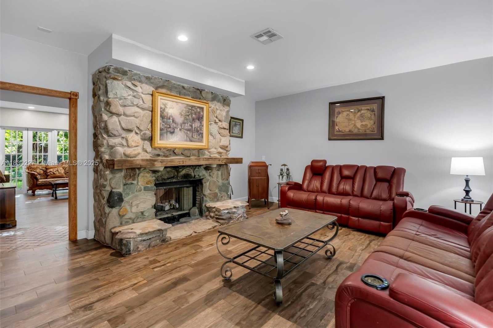 Small Image of 2221 SOUTH WEST 28TH WAY, Fort Lauderdale Number 11