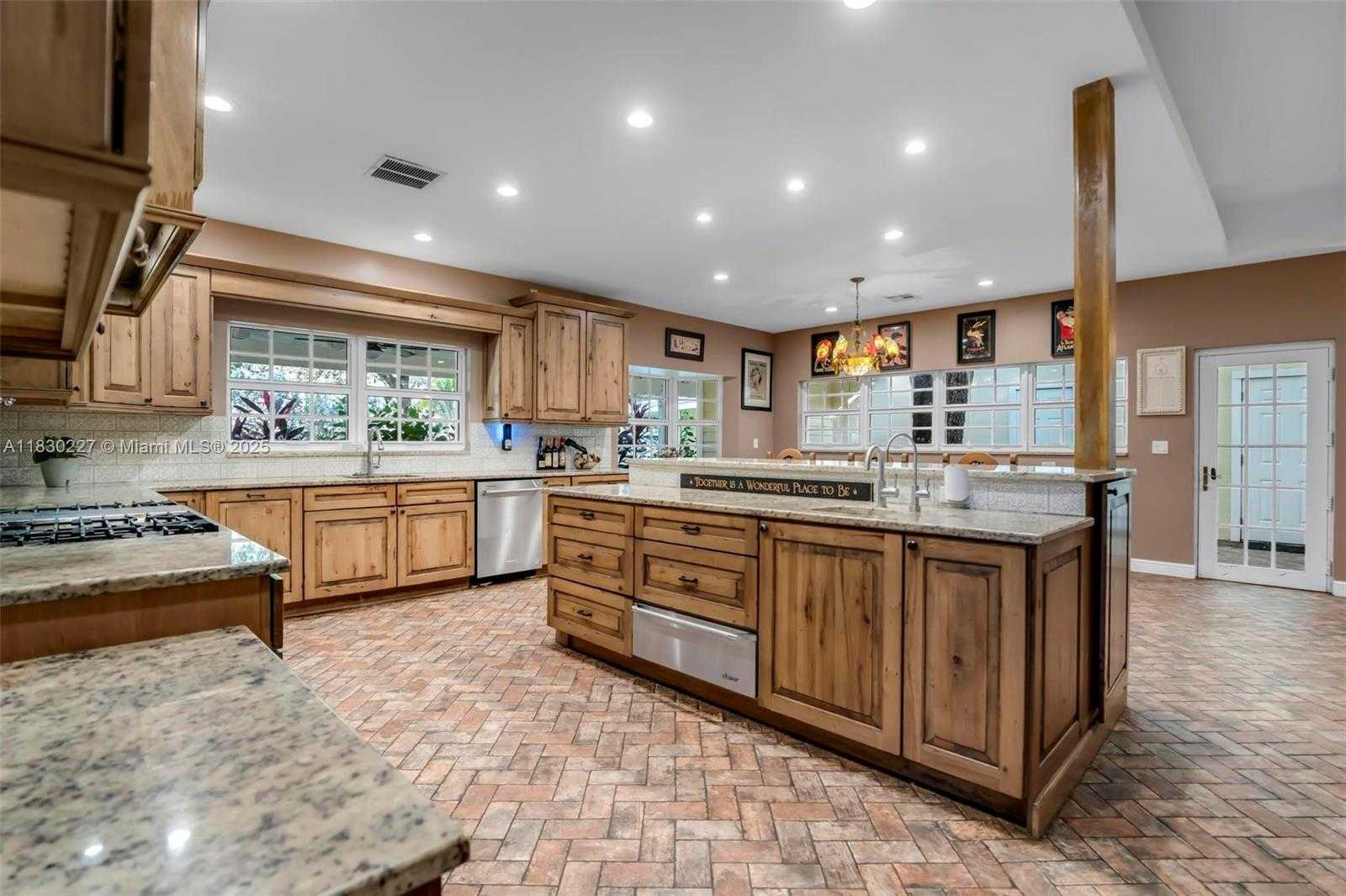 Small Image of 2221 SOUTH WEST 28TH WAY, Fort Lauderdale Number 16