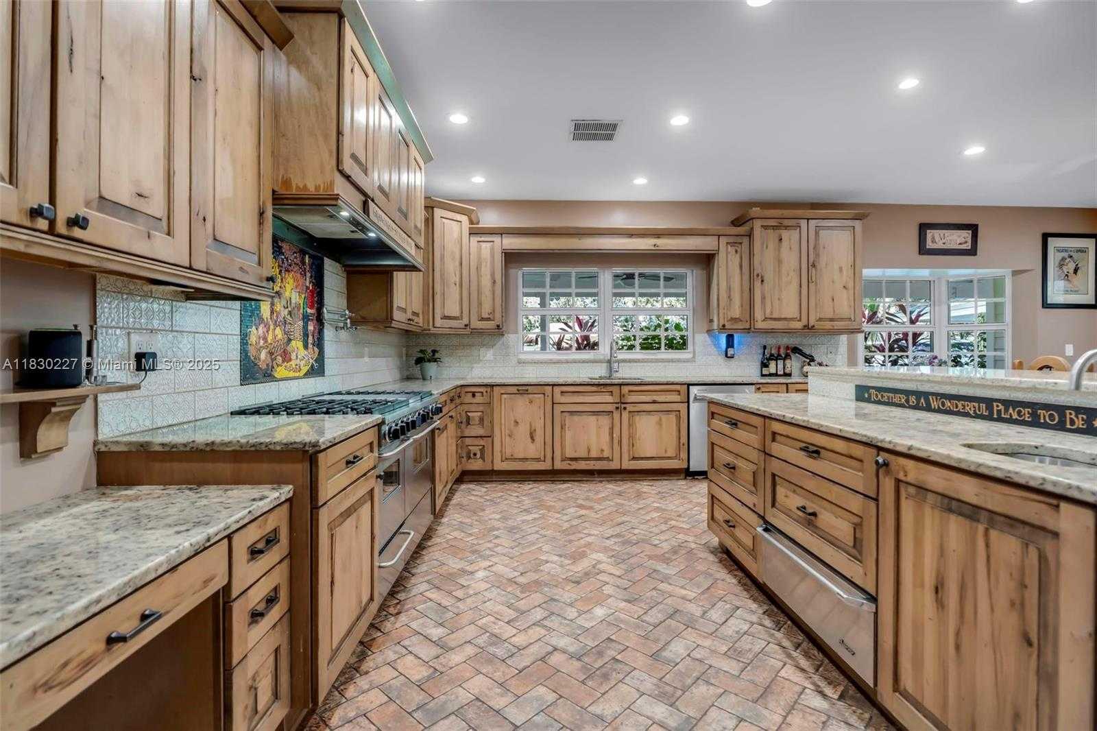 Small Image of 2221 SOUTH WEST 28TH WAY, Fort Lauderdale Number 17