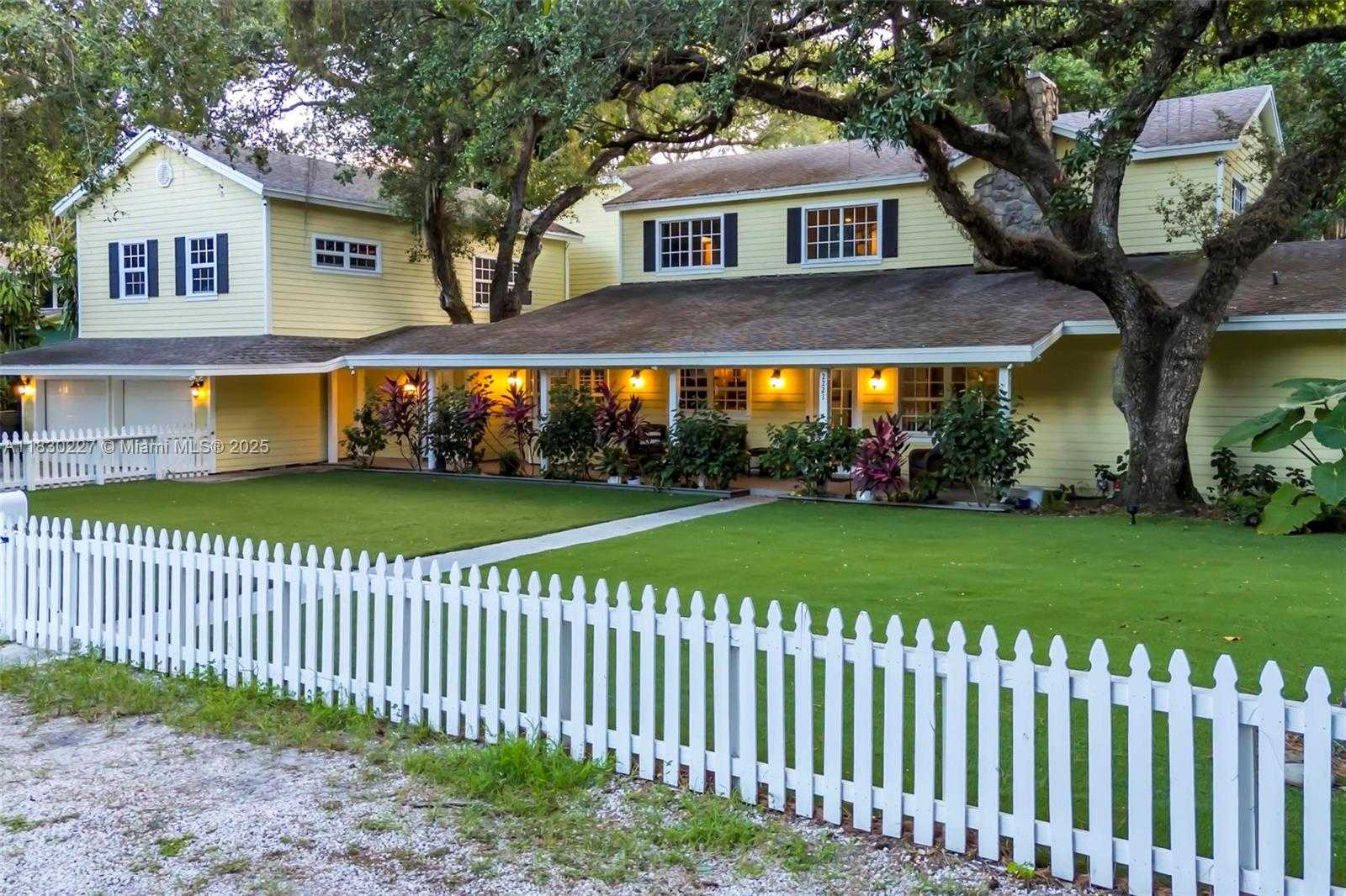 Small Image of 2221 SOUTH WEST 28TH WAY, Fort Lauderdale Number 2