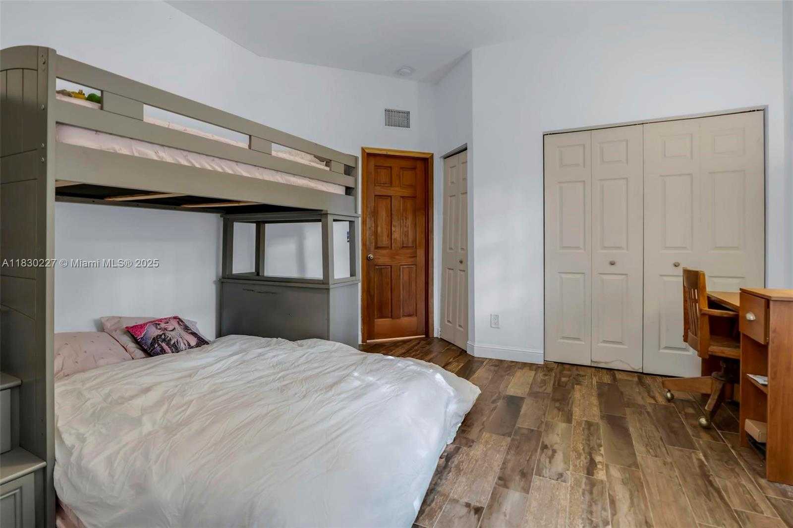 Small Image of 2221 SOUTH WEST 28TH WAY, Fort Lauderdale Number 27