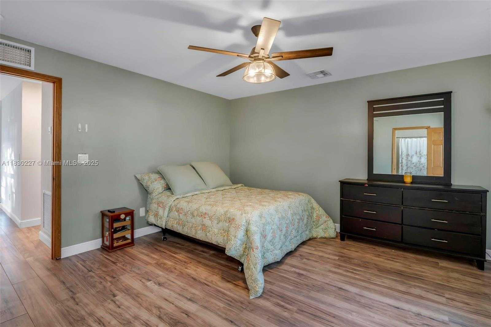 Small Image of 2221 SOUTH WEST 28TH WAY, Fort Lauderdale Number 32