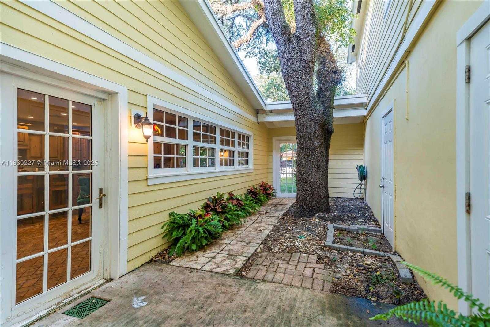 Small Image of 2221 SOUTH WEST 28TH WAY, Fort Lauderdale Number 61
