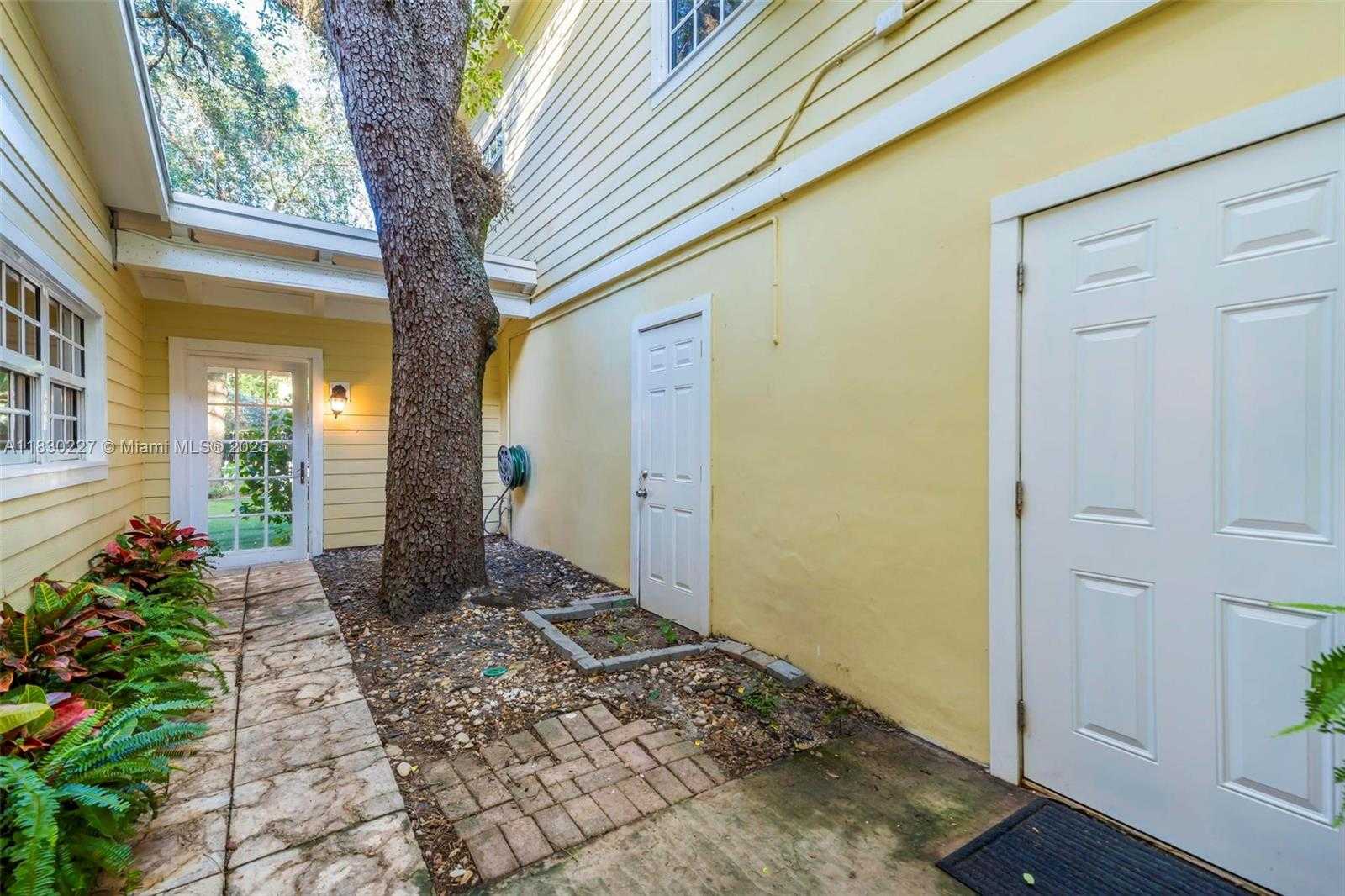 Small Image of 2221 SOUTH WEST 28TH WAY, Fort Lauderdale Number 62