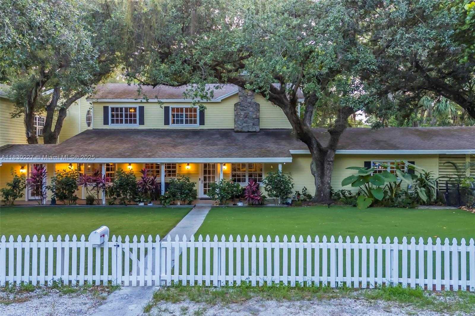 Small Image of 2221 SOUTH WEST 28TH WAY, Fort Lauderdale Number 64