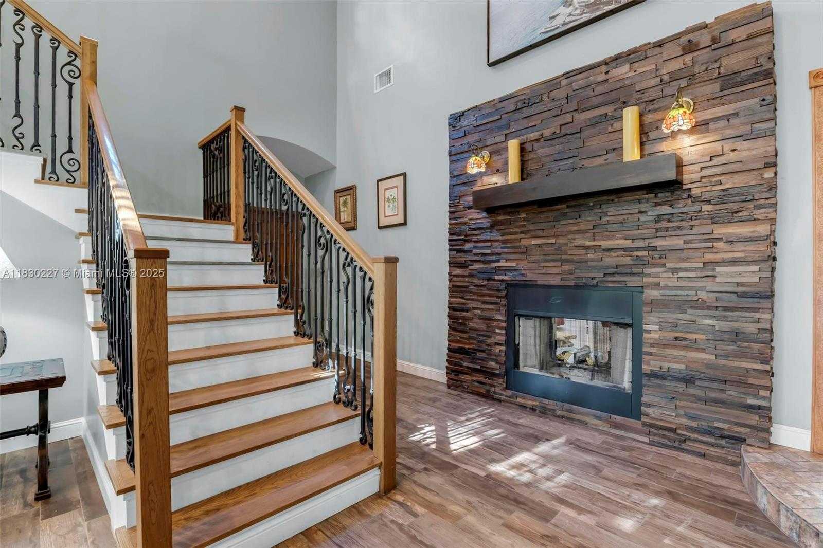 Small Image of 2221 SOUTH WEST 28TH WAY, Fort Lauderdale Number 8