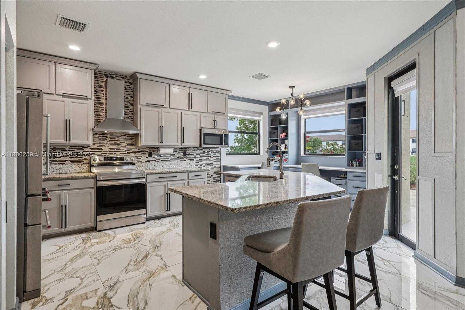 Small Image of 9331 WEST 35TH AVE, Hialeah Number 13