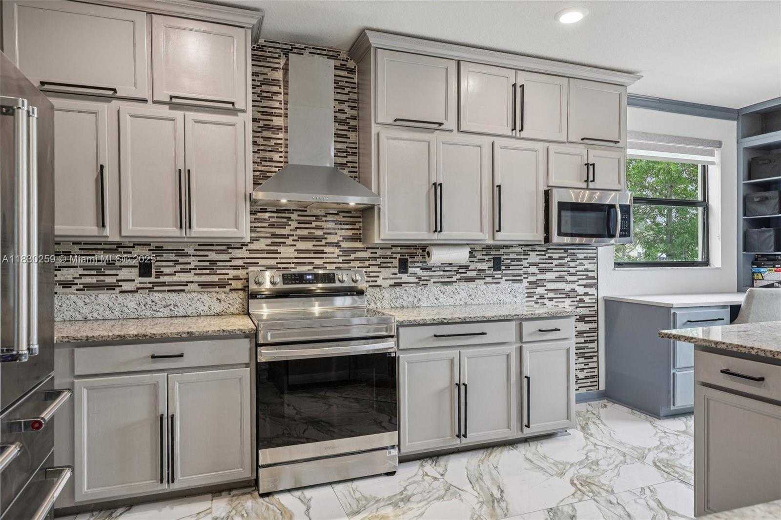 Small Image of 9331 WEST 35TH AVE, Hialeah Number 14