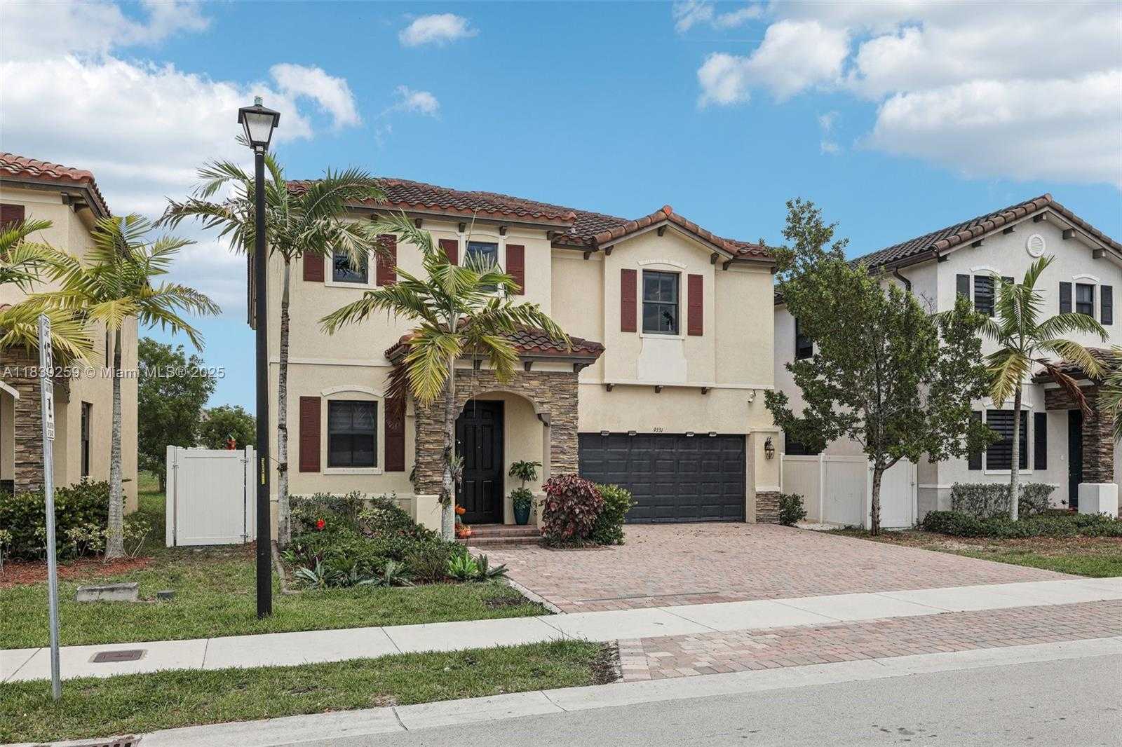 Small Image of 9331 WEST 35TH AVE, Hialeah Number 3