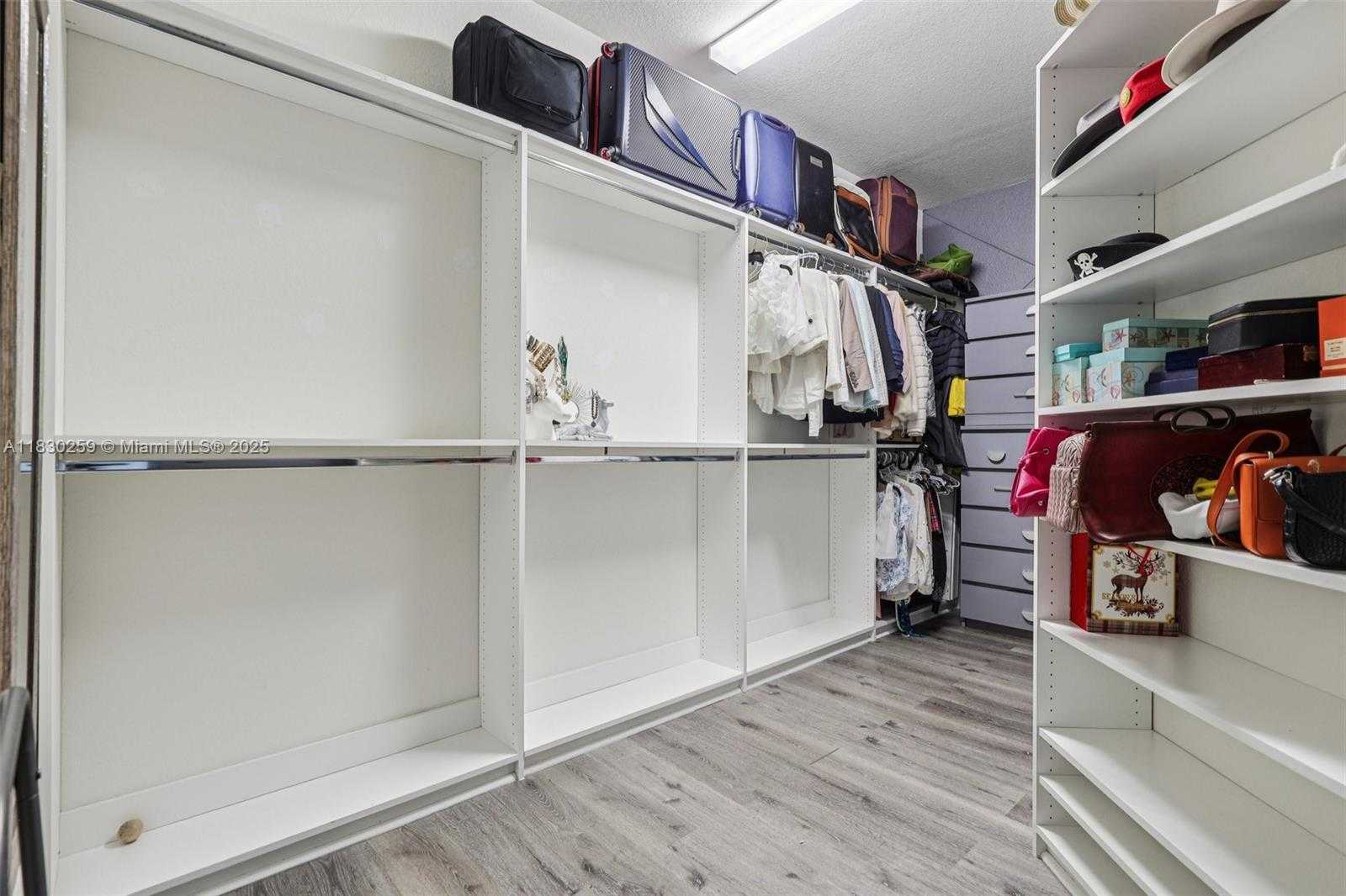 Small Image of 9331 WEST 35TH AVE, Hialeah Number 44