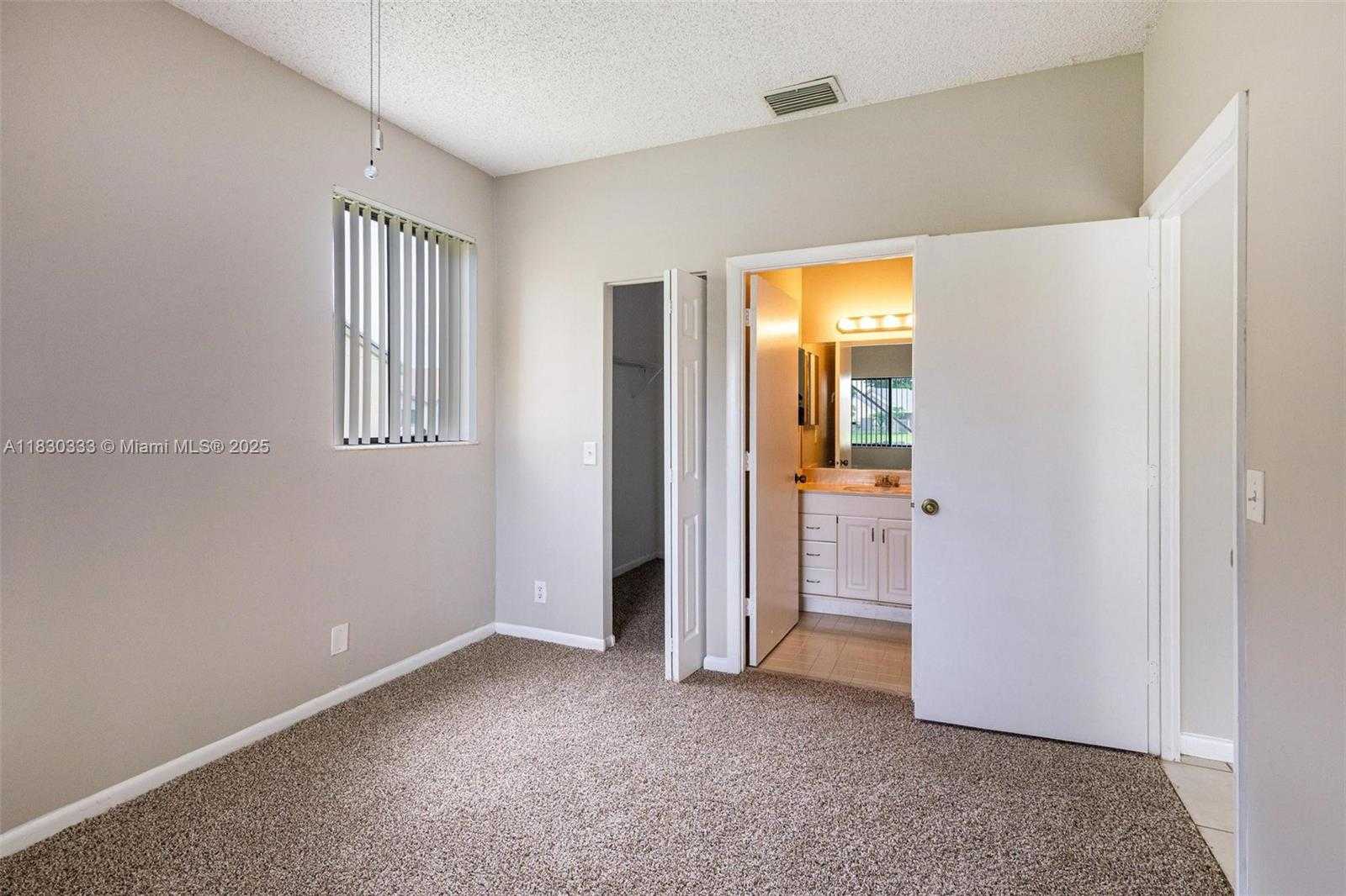 Small Image of 6280 COUNTRY FAIR CIR, Boynton Beach Number 11