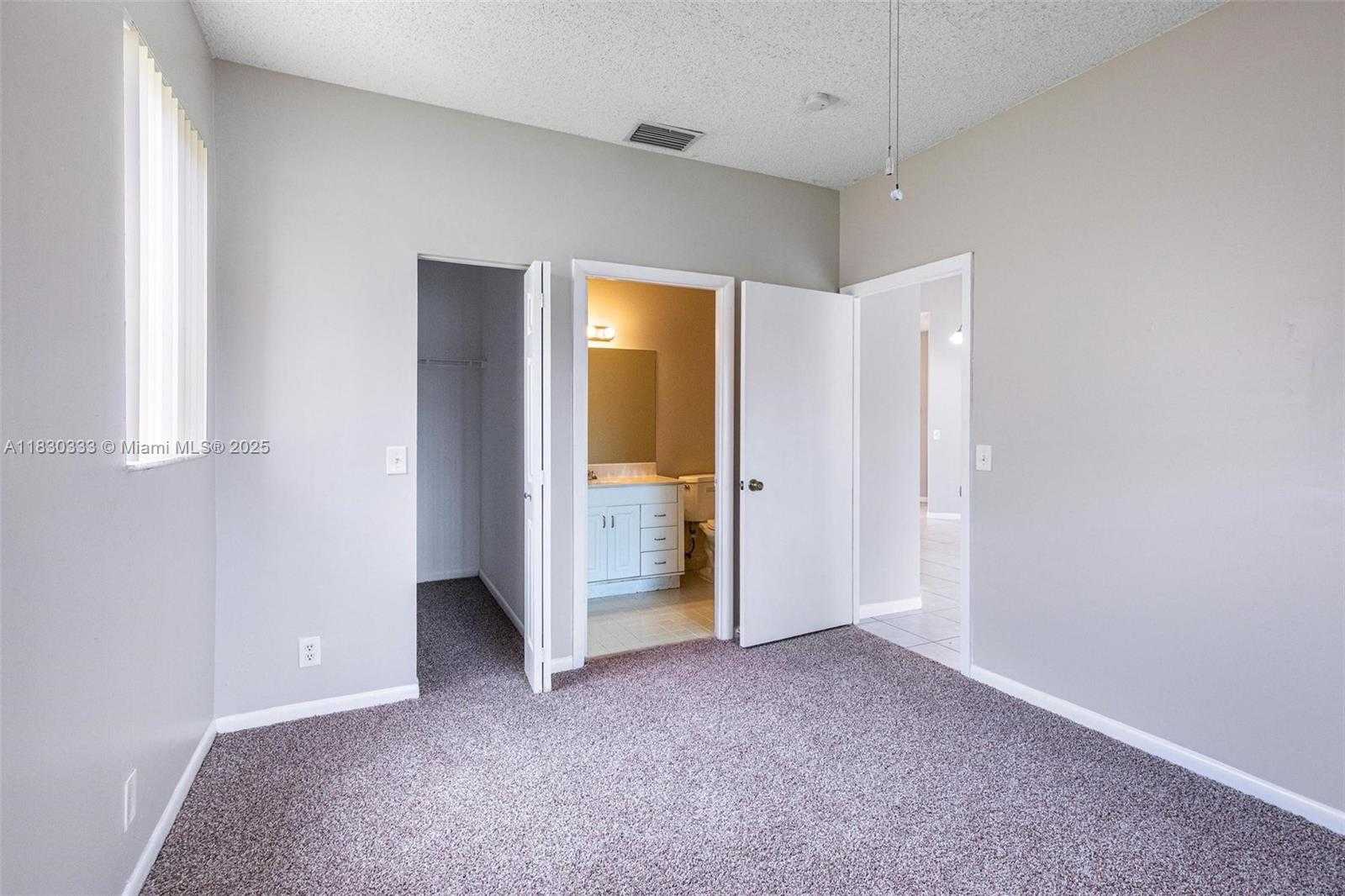 Small Image of 6280 COUNTRY FAIR CIR, Boynton Beach Number 12