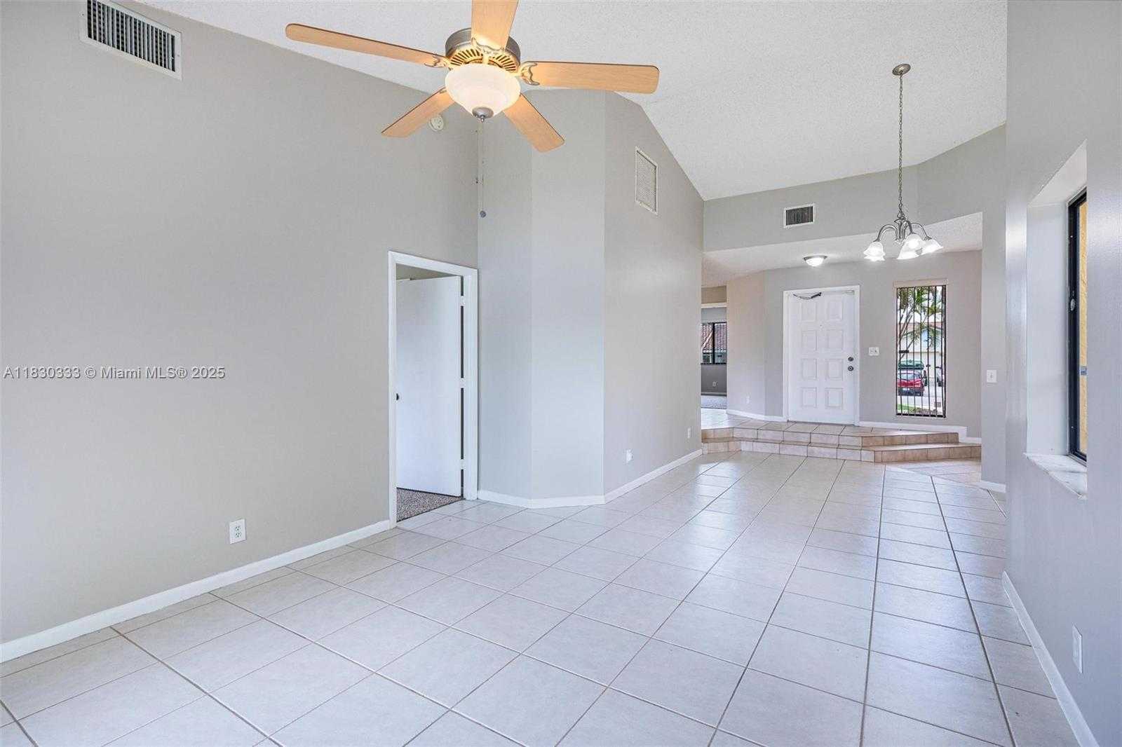 Small Image of 6280 COUNTRY FAIR CIR, Boynton Beach Number 22