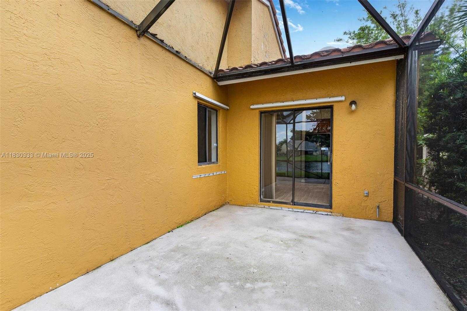 Small Image of 6280 COUNTRY FAIR CIR, Boynton Beach Number 24