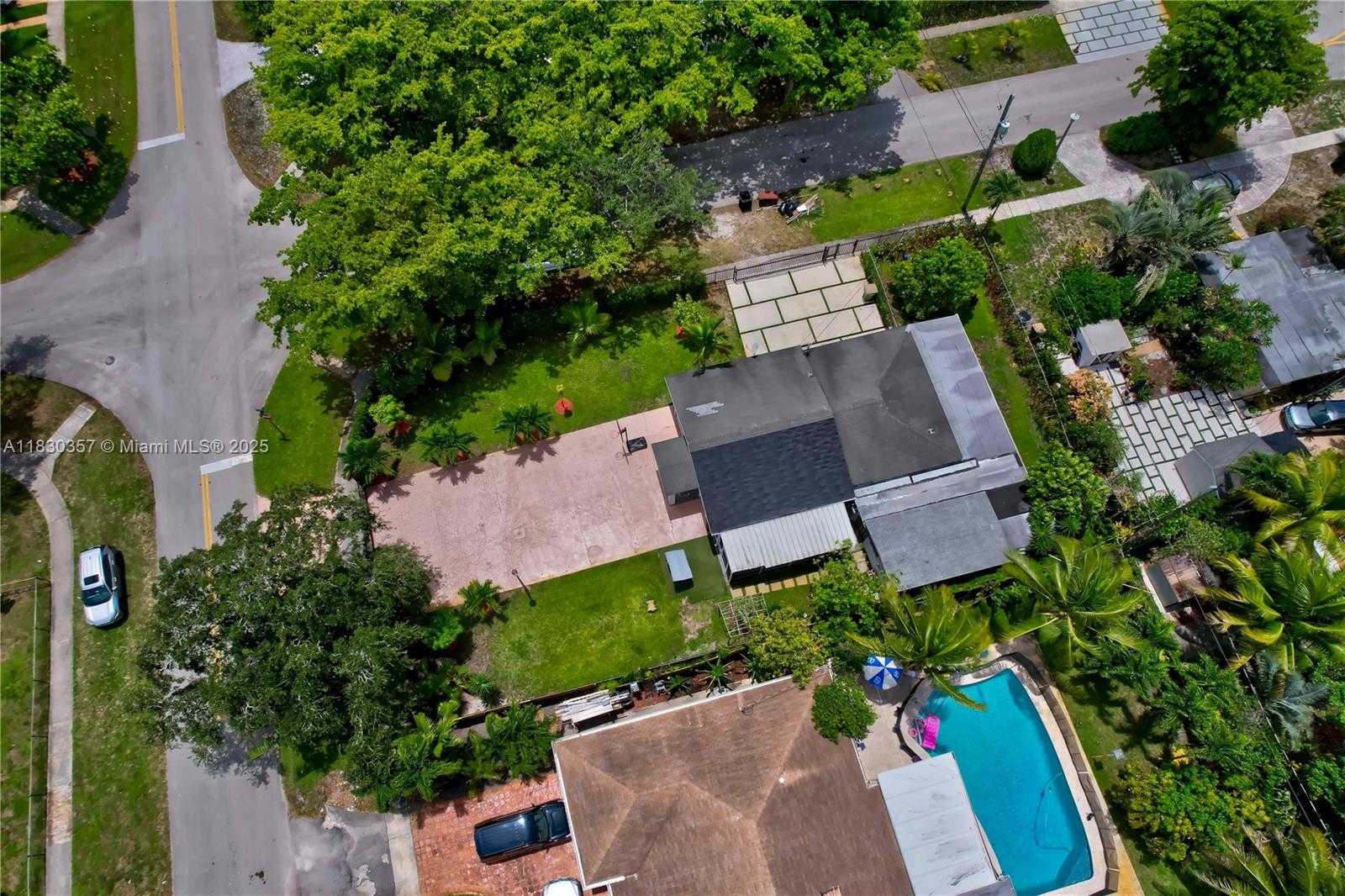 Small Image of 395 NORTH WEST 124TH ST, North Miami Number 48