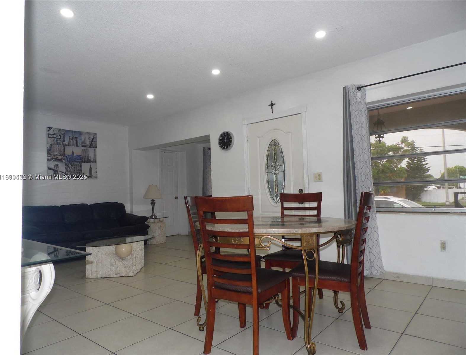 Small Image of 3491 PALM AVE, Hialeah Number 6