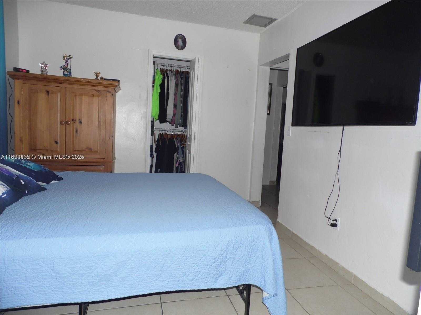 Small Image of 3491 PALM AVE, Hialeah Number 9
