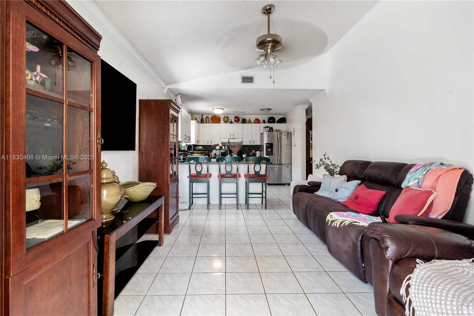 Small Image of 5443 SOUTH WEST 143RD CT, Miami Number 12