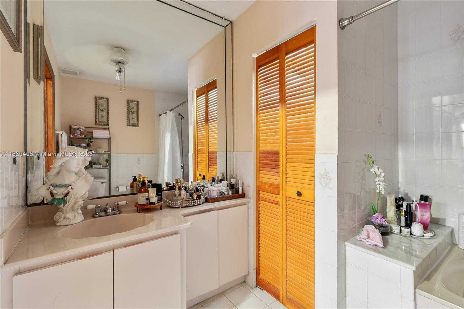 Small Image of 5443 SOUTH WEST 143RD CT, Miami Number 17