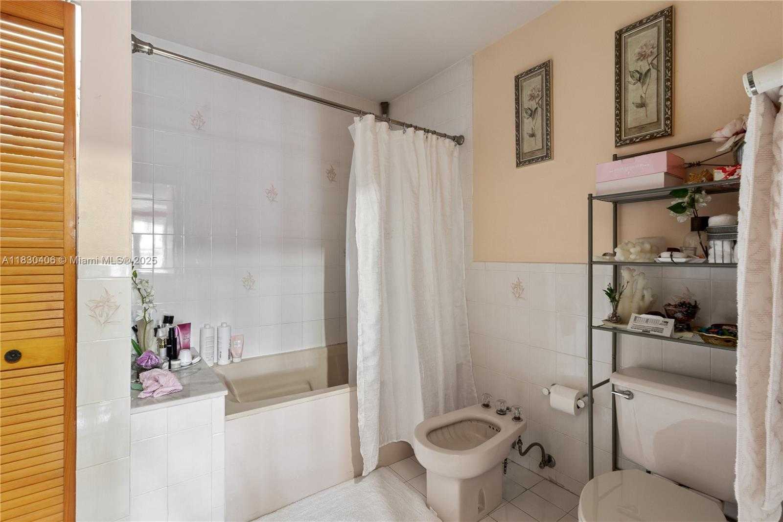 Small Image of 5443 SOUTH WEST 143RD CT, Miami Number 18